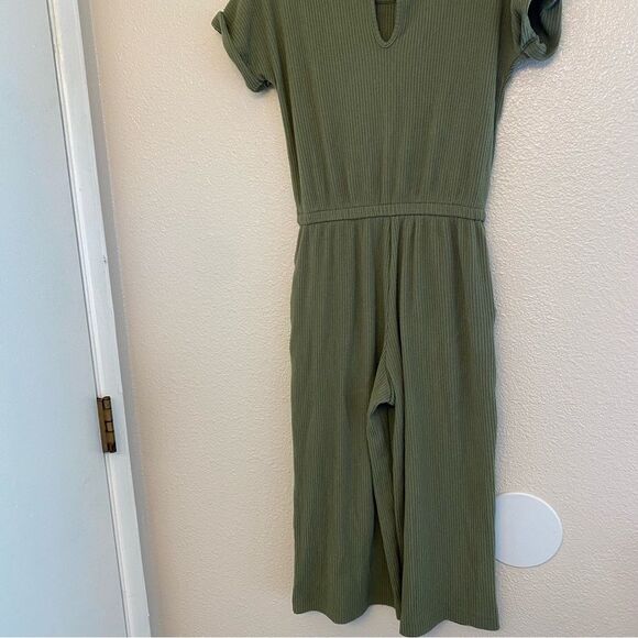 Old Navy green cozy ribbed short sleeve wide leg crop knit jumpsuit romper 10/12 - Picture 3 of 11